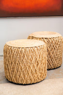 Banqueta Palhinha Natural com estrutura em fibra natural trançada, 45 cm de diâmetro, ideal para sala de estar, quarto ou espaço gourmet. Design artesanal e sofisticado, elevando a estética do ambiente.