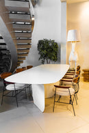 Cadeira Soddy, projetada pelo Designer Ângelo Duvoisn, com estrutura de ferro preto, braços em madeira Muicatiara e encosto em Pau-Ferro. Design ergonômico e sofisticado, ideal para ambientes como salas de estar, quartos e escritórios. Acompanha uma unidade.